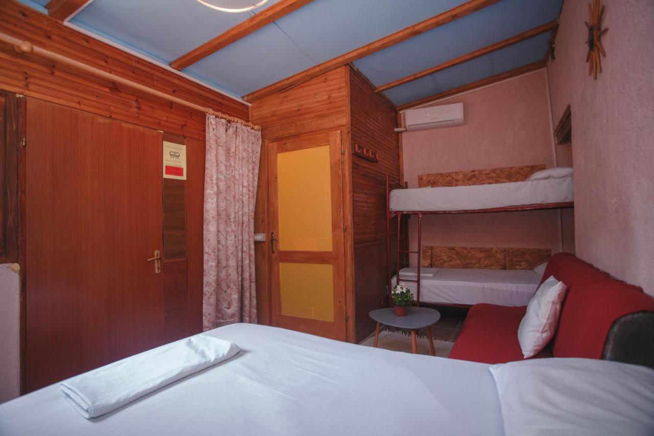 The Wanderers Hostel Shkodër Екстериор снимка