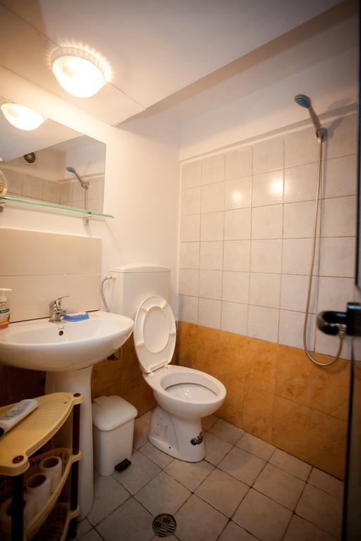 The Wanderers Hostel Shkodër Екстериор снимка