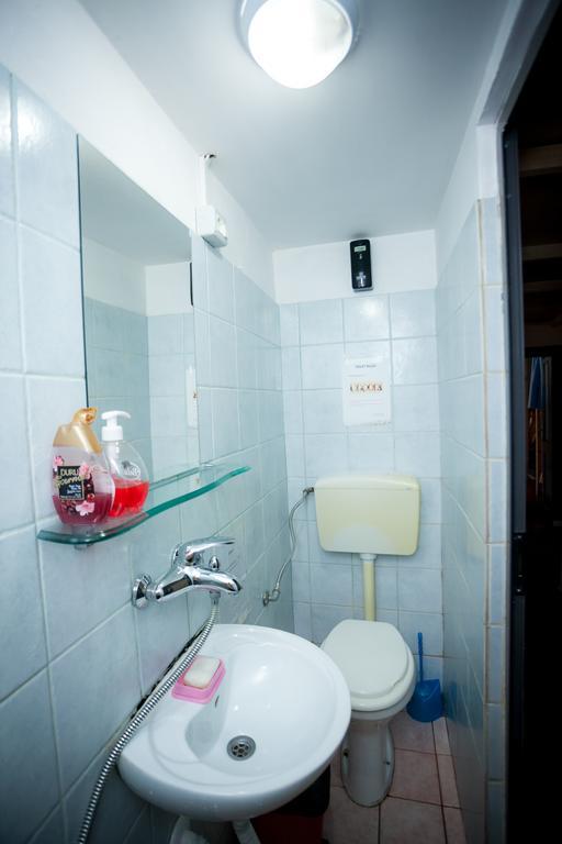 The Wanderers Hostel Shkodër Екстериор снимка
