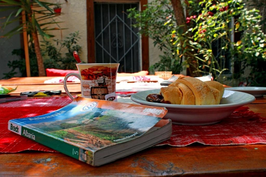 The Wanderers Hostel Shkodër Екстериор снимка