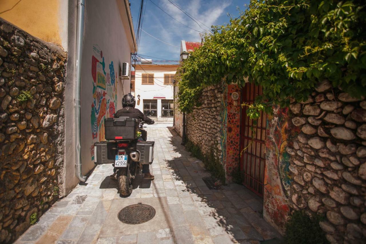 The Wanderers Hostel Shkodër Екстериор снимка