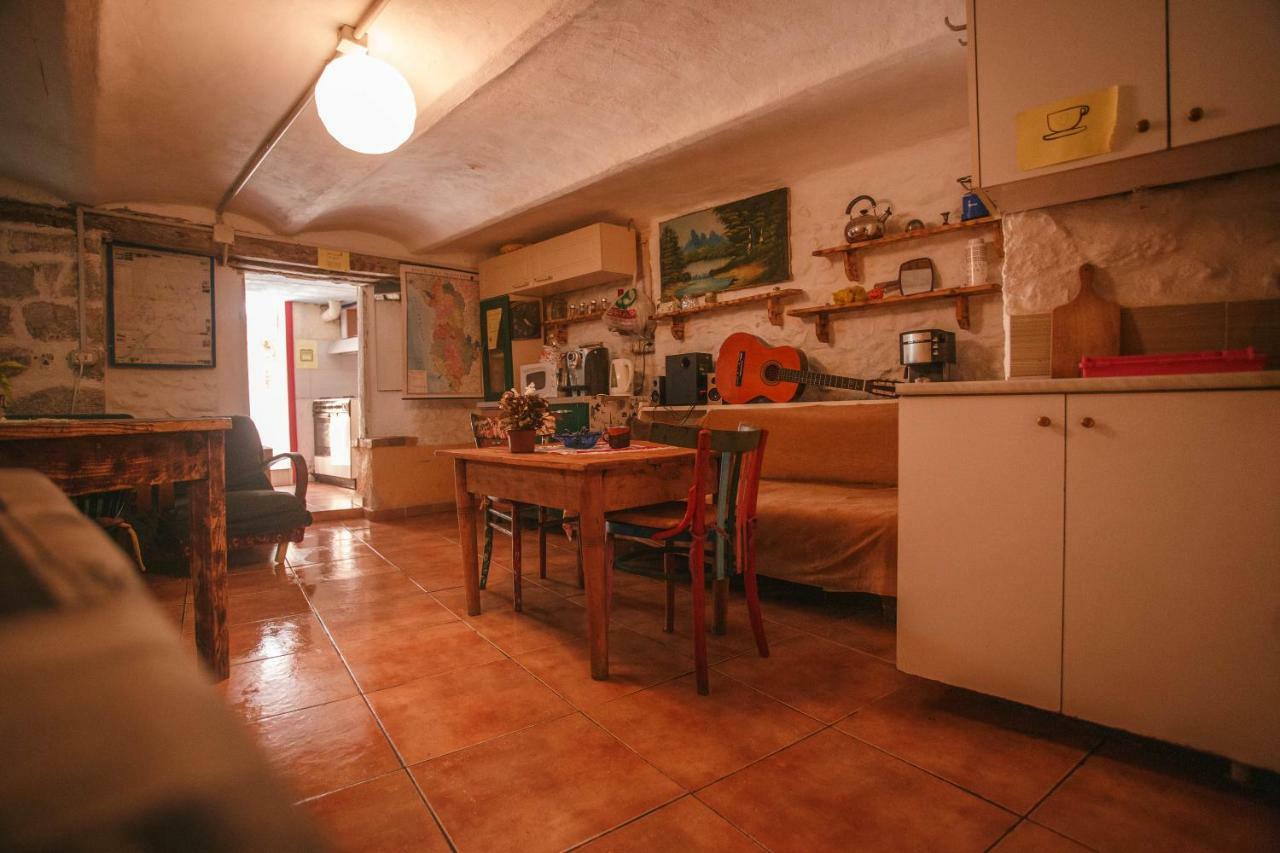 The Wanderers Hostel Shkodër Екстериор снимка
