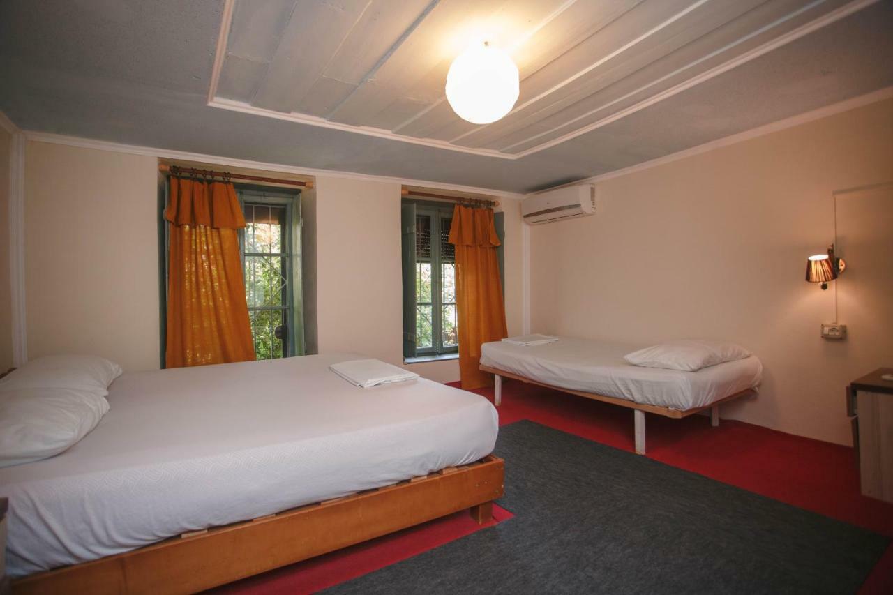 The Wanderers Hostel Shkodër Екстериор снимка